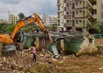 ರಾಜಧಾನಿಯಲ್ಲಿ ಆಪರೇಷನ್ ಬುಲ್ಡೋಜರ್ 2.O ಆರಂಭ : ಆರಂಭದಲ್ಲೇ ಬಡವರ ಮನೆ ಮೇಲೆ ಪೌರುಷ!