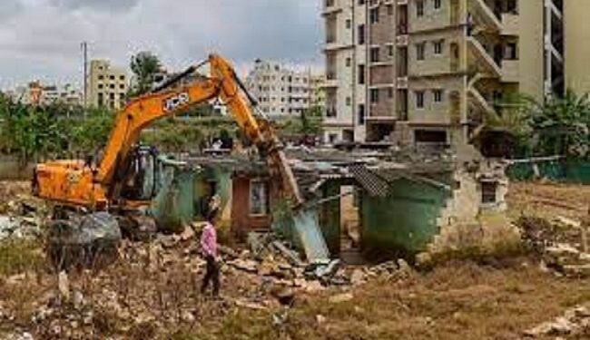 ರಾಜಧಾನಿಯಲ್ಲಿ ಆಪರೇಷನ್ ಬುಲ್ಡೋಜರ್ 2.O ಆರಂಭ : ಆರಂಭದಲ್ಲೇ ಬಡವರ ಮನೆ ಮೇಲೆ ಪೌರುಷ!