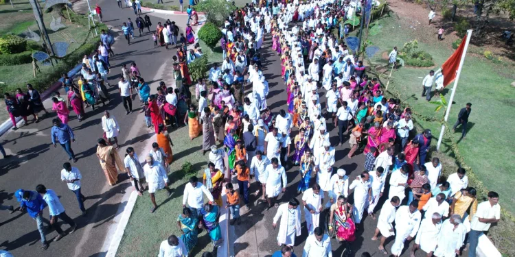 ಸುತ್ತೂರು ಶ್ರೀಕ್ಷೇತ್ರದಲ್ಲಿ ಸಾಮೂಹಿಕ ವಿವಾಹ ಸಂಭ್ರಮ: ದಾಂಪತ್ಯಕ್ಕೆ ಅಡಿಯಿಟ್ಟ 108 ಜೋಡಿ
