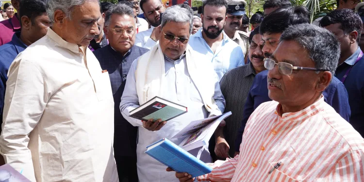 ಪುಸ್ತಕದಿಂದ ಪಡೆಯುವ ಜ್ಞಾನ ಹೆಚ್ಚು ಪರಿಣಾಮಕಾರಿ: ಸಿದ್ದರಾಮಯ್ಯ