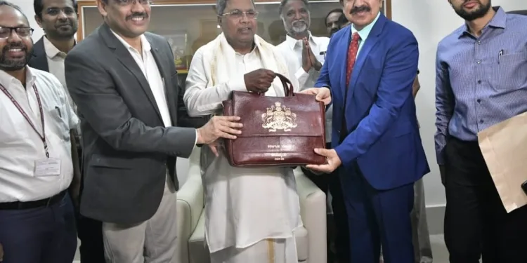 ರಾಜ್ಯ ಬಜೆಟ್ : ಹೊಸ ಸಂಪ್ರದಾಯಕ್ಕೆ ನಾಂದಿ ಹಾಡಿದ ಸಿದ್ದರಾಮಯ್ಯ