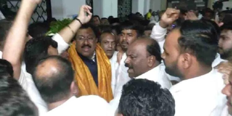 ವಿಧಾನಸೌಧದಲ್ಲಿ ಪಾಕಿಸ್ತಾನ್ ಜಿಂದಾಬಾದ್ ಘೋಷಣೆ: ಪೊಲೀಸರಿಂದ ಸ್ವಯಂ ಪ್ರೇರಿತ ಕೇಸ್ ದಾಖಲು