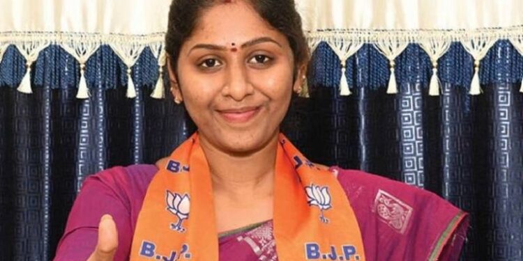 ಕಾಡುಗಳ್ಳ ವೀರಪ್ಪನ್ ಪುತ್ರಿ ವಿದ್ಯರಾಣಿ ಲೋಕಸಭಾ ಎಲೆಕ್ಷನ್ ಅಖಾಡಕ್ಕೆ.. ತಮಿಳುನಾಡಿನ ಯಾವ ಕ್ಷೇತ್ರದಿಂದ ಸ್ಪರ್ಧೆ ಗೊತ್ತಾ..?