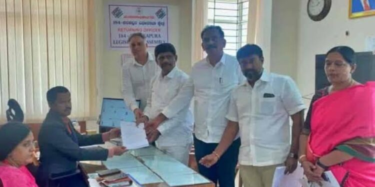 ಮೊದಲ ದಿನವೇ ಡಿ.ಕೆ ಸುರೇಶ್‌ ನಾಮಪತ್ರ ಸಲ್ಲಿಕೆ..!