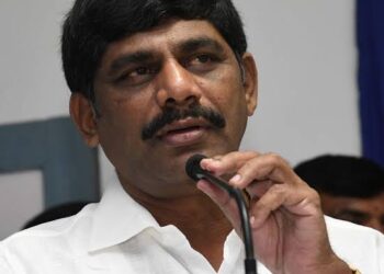 ದೇವೇಗೌಡರು ಮತ್ತು ಅವರ ಪಕ್ಷದ ವರ್ಚಸ್ಸು ಕುಗ್ಗಿಹೋಗಿದೆ ! ಸಂಸದ ಡಿ.ಕೆ.ಸುರೇಶ್​ ವ್ಯಂಗ್ಯ 