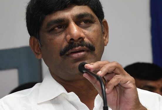 ದೇವೇಗೌಡರು ಮತ್ತು ಅವರ ಪಕ್ಷದ ವರ್ಚಸ್ಸು ಕುಗ್ಗಿಹೋಗಿದೆ ! ಸಂಸದ ಡಿ.ಕೆ.ಸುರೇಶ್ ವ್ಯಂಗ್ಯ