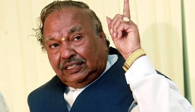 ಪುತ್ರನಿಗೆ ಟಿಕೆಟ್ ಮಿಸ್ ಆದ್ರೆ ಶಿವಮೊಗ್ಗದಿಂದ ಕಣಕ್ಕಿಳಿತಾರಾ ಈಶ್ವರಪ್ಪ ?! ಬಿವೈ ರಾಘವೇಂದ್ರಗೆ ಸಂಕಷ್ಟ ?!