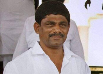 ಡಿ.ಕೆ.ಸುರೇಶ್ ಒಟ್ಟು ಆಸ್ತಿ ಎಷ್ಟು ಗೊತ್ತಾ ? 593 ಕೋಟಿ ಆಸ್ತಿ ಘೋಷಿಸಿಕೊಂಡ ಬೆ.ಗ್ರಾಮಾಂತರ ಕಾಂಗ್ರೇಸ್ ಸಂಸದ