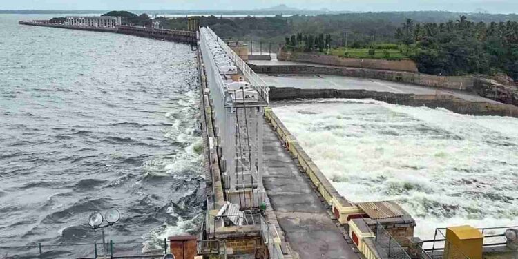 ತಮಿಳುನಾಡಿಗೆ ಕಳ್ಳತನದಿಂದ ಕಾವೇರಿ ನೀರು : ಕಾಂಗ್ರೆಸ್ ವಿರುದ್ಧ ಬಿಜೆಪಿ ಕಿಡಿ