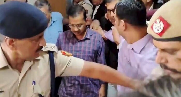 ದಿಲ್ಲಿ ಸಿಎಂ ಅರವಿಂದ ಕೇಜ್ರಿವಾಲ್ ಅರೆಸ್ಟ್ ..!