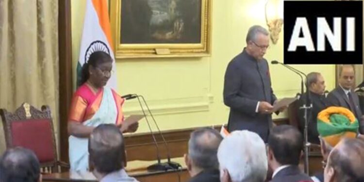 ಲೋಕಪಾಲ ಮುಖ್ಯಸ್ಥರಾಗಿ ಎ ಎಂ ಖಾನ್ವಿಲ್ಕರ್ ಪ್ರಮಾಣ ವಚನ ಸ್ವೀಕಾರ