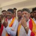 ಮತ ಹಕ್ಕು ಚಲಾಯಿಸಿದ ಡಿಕೆ ಶಿವಕುಮಾರ್ ! ಸಹೋದರ ಗೆಲ್ಲುವ ವಿಶ್ವಾಸದಲ್ಲಿ ಡಿಸಿಎಂ ! 
