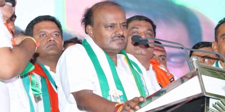 ಮಂಡ್ಯದಲ್ಲಿ ಕುಮಾರಸ್ವಾಮಿ ಶಕ್ತಿ ಪ್ರದರ್ಶನ.. ಕೈ ನಾಯಕರಿಗೆ HDK ವಾಗ್ಭಾಣ..