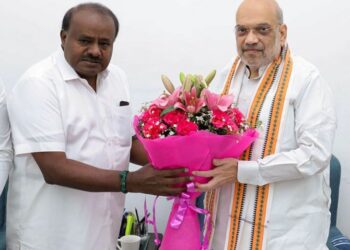 ಮೋಸ ಮಾಡಿದವ್ರ ಜೊತೆ HDK ಮೈತ್ರಿ.. ಮಂಡ್ಯದಲ್ಲಿ ಗುಡುಗಿದ ಡಿಕೆಶಿ