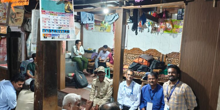 ಐಟಿ ರೇಡ್‌ ವೇಳೆ ಕೋಟಿ ಕೋಟಿ ನಗದು ಪತ್ತೆ.. ಎಣಿಕೆಯೇ ಮುಗಿದಿಲ್ಲ..!!