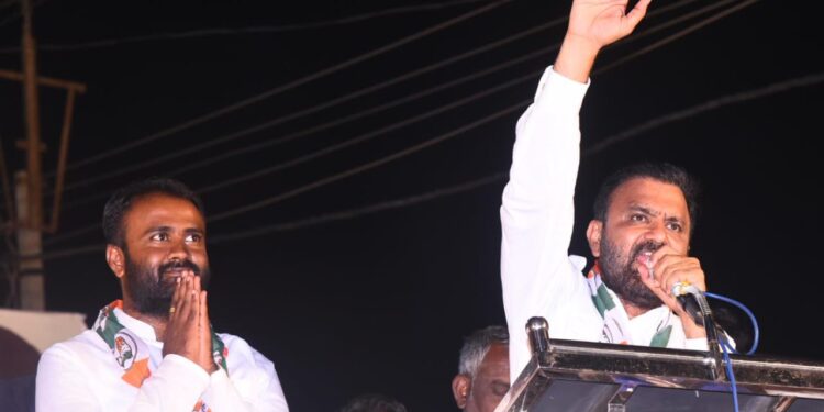 ಅಭಿವೃದ್ಧಿಗೆ ಕಾಂಗ್ರೆಸ್ ಗೆ ಮತ ಕೊಡಿ, ಧಾರವಾಡ ಅಭ್ಯರ್ಥಿ ವಿನೋದ್ ಅಸೂಟಿ ಪರ ಸಚಿವ ಸಂತೋಷ್ ಲಾಡ್ ಮತಶಿಕಾರಿ