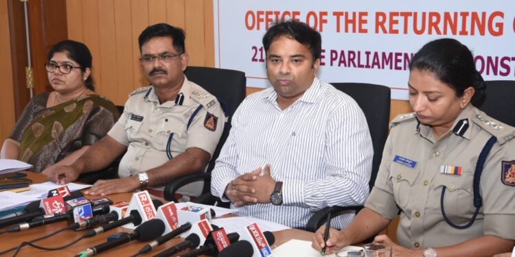 ಮೈಸೂರಲ್ಲಿ ‘ಲೋಕ’ವೋಟಿಂಗ್ ಗೆ ಜಿಲ್ಲಾಡಳಿತ ಸರ್ವ ಸಿದ್ಧತೆ : ಡಿಸಿ ಡಾ. ಕೆವಿ ರಾಜೇಂದ್ರ ಮಾಹಿತಿ