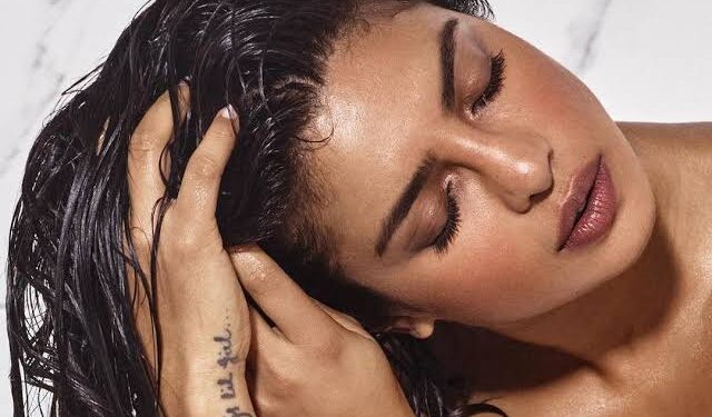 ಕೂದಲನ್ನ ಸರಿಯಾಗಿ ಒಣಗಿಸದಿದ್ರೆ ನಮ್ಮ ಹೇರ್ ನ ನಾವೇ ಹಾಳು ಮಾಡಿಕೊಂಡಂತೆ!