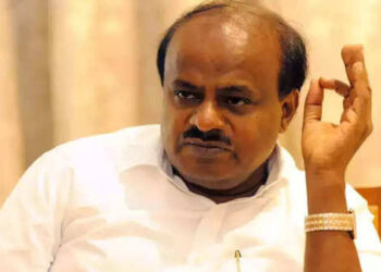 ಮಂಡ್ಯ ರಣಕಣದಿಂದ ನಾಮಪತ್ರ ಸಲ್ಲಿಸಿದ ಕುಮಾರಸ್ವಾಮಿ ! ಕಾಂಗ್ರೆಸ್ ಗೆ ತಕ್ಕ ಪಾಠ ಕಲಿಸುವ ಎಚ್ಚರಿಕೆ ನೀಡಿದ ಹೆಚ್.ಡಿ.ಕೆ !