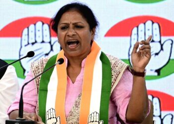 ಡಿಕೆಶಿ ನೇತೃತ್ವದಲ್ಲಿ ಕಾಂಗ್ರೆಸ್ ಸೇರ್ಪಡೆಯಾದ ತೇಜಸ್ವಿನಿ ಗೌಡ ! ಬಿಜೆಪಿಗೆ ಗುಡ್ ಬೈ !