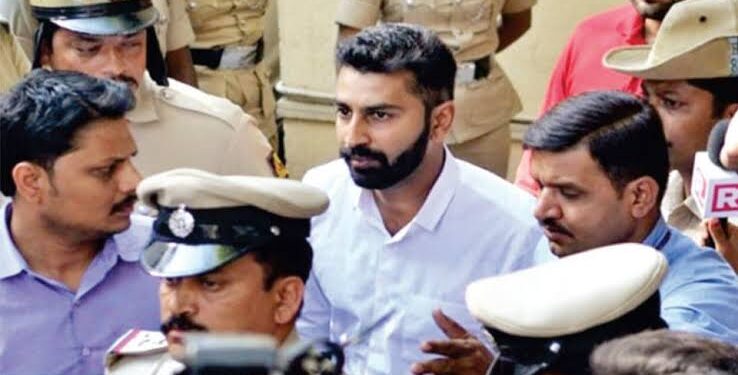 ಮೋದಿ ವಾಹನಕ್ಕೆ ಅಡ್ಡಬಂದ ನಲಪಾಡ್ & ಟೀಮ್ ! ಚೊಂಬು ಪ್ರದರ್ಶಿಸಲು ಹೋಗಿ ಭಾರೀ ಹೈಡ್ರಾಮಾ !