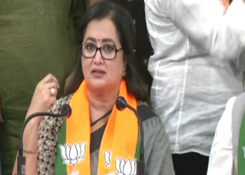 ಪ್ರಚಾರಕ್ಕೆ ಮಂಡ್ಯಕ್ಕೆ ತೆರಳದ ಸುಮಲತಾ ಅಂಬರೀಶ್; ಚರ್ಚೆಗೆ ಗ್ರಾಸ!