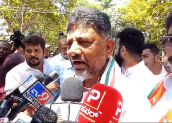 ಮೋಸ ಮಾಡಿದವ್ರ ಜೊತೆ HDK ಮೈತ್ರಿ.. ಮಂಡ್ಯದಲ್ಲಿ ಗುಡುಗಿದ ಡಿಕೆಶಿ