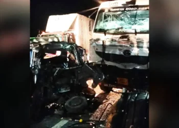 ಕಾರು ಹಾಗೂ ಟ್ರಕ್ ಮಧ್ಯೆ ಭೀಕರ ಅಪಘಾತ; 9 ಜನ ಸಾವು