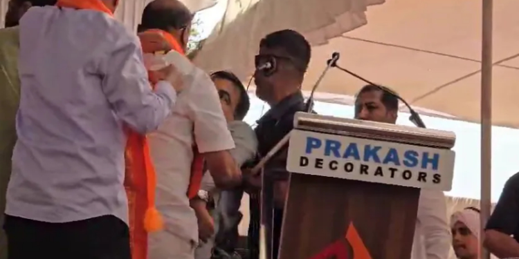 ವೇದಿಕೆ ಮೇಲೆಯೇ ಕುಸಿದು ಬಿದ್ದ ಕೇಂದ್ರ ಸಚಿವ