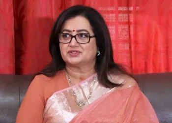 ಸುಮಲತಾ ‘ಲೋಕ’ ಅಖಾಡಕ್ಕೆ ಧುಮುಕುತ್ತಾರಾ ಇಲ್ವಾ..? ನಾಳೆ ಕ್ಲೈಮ್ಯಾಕ್ಸ್..! ಸಕ್ಕರೆ ನಾಡಲ್ಲಿ ಸಿಕ್ಕಾಪಟ್ಟೆ ಸಸ್ಪೆನ್ಸ್..! ರೆಬೆಲ್ ಲೇಡಿ ಹೊಸ ಪೋಸ್ಟ್..