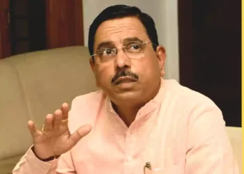 ಪ್ರಹ್ಲಾದ ಜೋಶಿ ಗೆ ರಾಜಕೀಯ ಗುನ್ನಾ.. ಲಿಂಗಾಯತ ಸ್ವಾಮೀಜಿ ಎದುರಾಳಿ