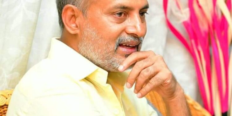 ಈ ನೆಲದ ಕಾನೂನಿನ ಮುಂದೆ ಯಾರೂ ದೊಡ್ಡವರಲ್ಲ.. ಪ್ರಜ್ವಲ್ ವಿಚಾರಣೆ ನಂತ್ರ ಎಲ್ಲವೂ ತಿಳಿಯುತ್ತೆ : ಮಾಜಿ ಶಾಸಕ ಸಾರಾ ಮಹೇಶ್