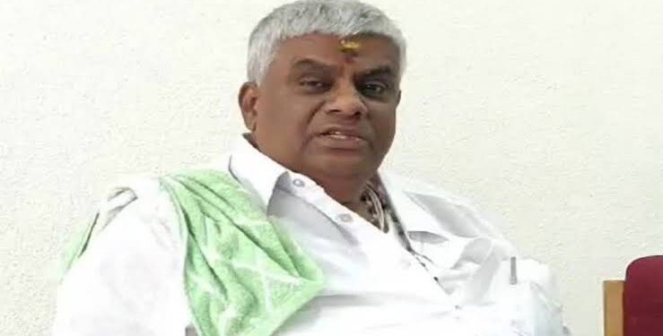 ನಿದ್ರೆಯಿಲ್ಲದ ರಾತ್ರಿ ಕಳೆದ ರೇವಣ್ಣ ! ಕ್ಷಣ ಕ್ಷಣಕ್ಕೂ ರೇವಣ್ಣ ಎದೆಯಲ್ಲಿ ಆತಂಕ !