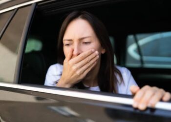 ಟ್ರಾವೆಲ್‌(Traveling)ಮಾಡುವಾಗ ವಾಂತಿಯಾಗುತ್ತ(Vomiting)?ವಾಂತಿ-ತಲೆಸುತ್ತನ್ನ ತಪ್ಪಿಸಲು ಈ ಹ್ಯಾಕ್‌ನ ಟ್ರೈ ಮಾಡಿ