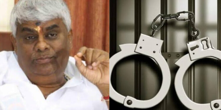 3 ದಿನದಿಂದ ಕಣ್ಮರೆಯಾಗಿದ್ದ ರೇವಣ್ಣ ಇಂದು ಅರೆಸ್ಟ್ ! ದೇವೇಗೌಡರ ನಿವಾಸದಲ್ಲೇ ಬಂಧಿಸಿದ ಎಸ್.ಐ.ಟಿ ಟೀಮ್ !