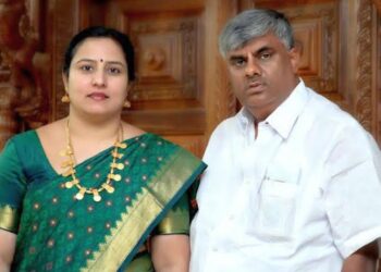 ರೇವಣ್ಣ ಸಂಸಾರದಲ್ಲಿ ವಿರಸ ?! ಬಿಡುಗಡೆಯಾಗಿ 3 ದಿನಗಳಾದ್ರೂ ಪತ್ನಿಯನ್ನು ಭೇಟಿ ಮಾಡದ ರೇವಣ್ಣ !