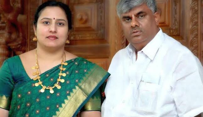 ರೇವಣ್ಣ ಸಂಸಾರದಲ್ಲಿ ವಿರಸ ?! ಬಿಡುಗಡೆಯಾಗಿ 3 ದಿನಗಳಾದ್ರೂ ಪತ್ನಿಯನ್ನು ಭೇಟಿ ಮಾಡದ ರೇವಣ್ಣ !