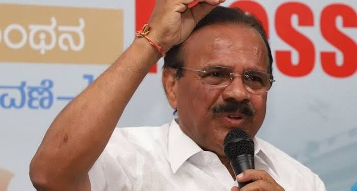 100 ಕೋಟಿ ಬಾಂಬ್‌ ! ಕಾಂಗ್ರೆಸ್‌ ವಿರುದ್ಧ ಮುಗಿಬಿದ್ದ ಬಿಜೆಪಿ ಲೀಡರ್ಸ್ ! 