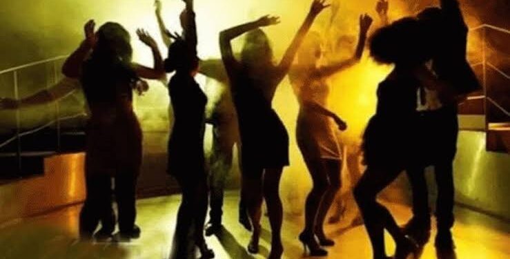 ಸೆಲೆಬ್ರೆಟಿಗಳಿಗೆ ಸಂಕಷ್ಟ ತಂದೊಡ್ಡಲಿದ್ಯಾ ರೇವ್ ಪಾರ್ಟಿ ಪ್ರಕರಣ ?!