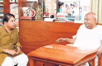 ಈ ಸಂದರ್ಭದಲ್ಲಿ ಜೆಡಿಎಸ್ ಜೊತೆ ನೀವು ನಿಲ್ಲಬೇಕು ! ಆರ್ಅಶೋಕ್ ಗೆ ದೇವೇಗೌಡರ ಮನವಿ !