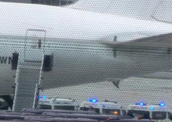 ಗಾಳಿಯಲ್ಲಿ ಅಲುಗಾಡಿದ ಲಂಡನ್ ನಿಂದ ಸಿಂಗಾಪುರಕ್ಕೆ ತೆರಳುತ್ತಿದ್ದ ವಿಮಾನ; ಓರ್ವ ಪ್ರಯಾಣಿಕ ಸಾವು