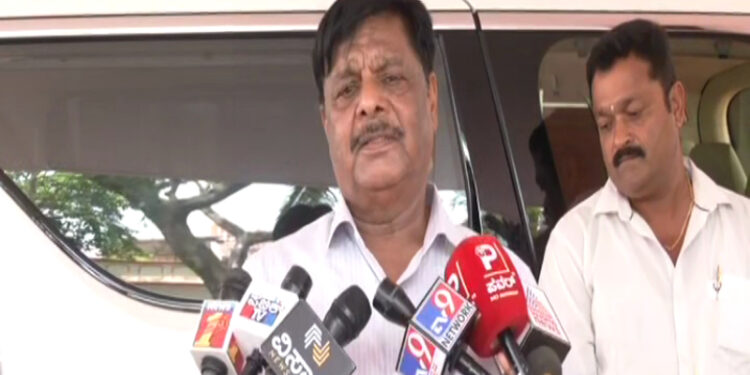 ಸಚಿವ ನಾಗೇಂದ್ರ ರಾಜೀನಾಮೆ ನೀಡುವ ಅವಶ್ಯಕತೆ ಇಲ್ಲ; ಸಚಿವ ಮಹದೇವಪ್ಪ