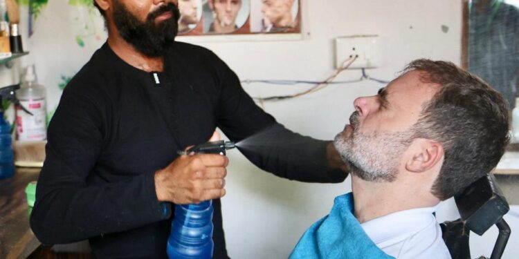 ಸಾಮಾನ್ಯರಂತೆ ಸಲೂನ್ ಗೆ ತೆರಳಿ ಕ್ಷೌರ ಮಾಡಿಸಿಕೊಂಡು ಸರಳತೆ ಮೆರೆದ ರಾಹುಲ್!