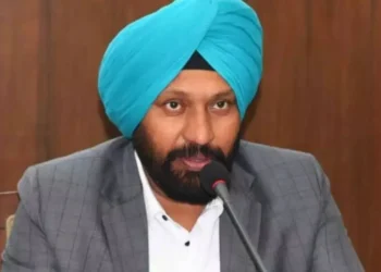 ಯುವತಿಗೆ ಖಾಸಗಿ ಅಂಗಾಂಗ ತೋರಿಸಿದ ಆಪ್ ಸಚಿವ