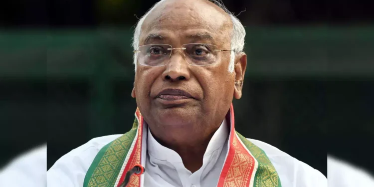 ಎಐಸಿಸಿ ಅಧ್ಯಕ್ಷ ಮಲ್ಲಿಕಾರ್ಜುನ ಖರ್ಗೆ ತರಾಟೆಗೆ ತೆಗೆದುಕೊಂಡ ಚುನಾವಣಾ ಆಯೋಗ