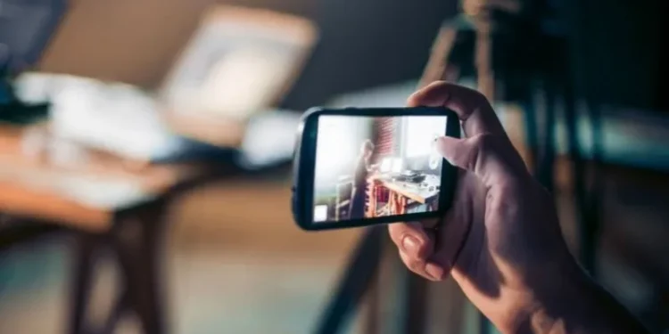 ಲೇಡಿಸ್ ಟಾಯ್ಲೆಟ್ ನಲ್ಲಿ ಮೊಬೈಲ್ ಇಟ್ಟು ಚಿತ್ರೀಕರಣಕ್ಕೆ ಯತ್ನ; ಅಪ್ರಾಪ್ತ ಅರೆಸ್ಟ್