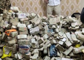 ಸಚಿವರ ಆಪ್ತನ ಮನೆಯಲ್ಲಿ ಸಿಕ್ಕ ಹಣ ಎಷ್ಟು ಗೊತ್ತಾ?