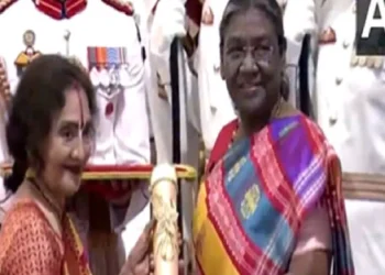 ಹಲವು ಸಾಧಕರಿಗೆ ಪದ್ಮ ವಿಭೂಷಣ ಪ್ರಶಸ್ತಿ ಪ್ರದಾನ