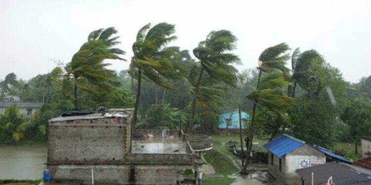 ರೆಮಲ್ ಚಂಡಮಾರುತ ಯಾವ ಯಾವ ರಾಜ್ಯದಲ್ಲಿ ಏನು ನಷ್ಟ ಮಾಡಿದೆ?