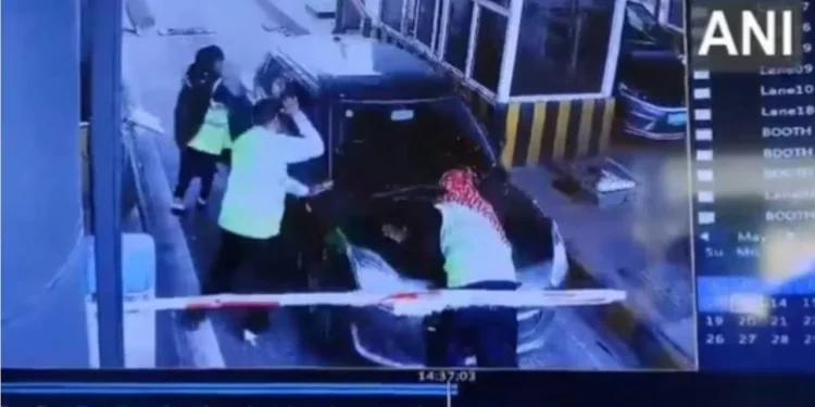 ಪ್ಲಾಜಾದಲ್ಲಿ ಮಹಿಳಾ ಸಿಬ್ಬಂದಿ ಮೇಲೆ ಕಾರು ಹಾಯಿಸಿ ವಿಕೃತಿ